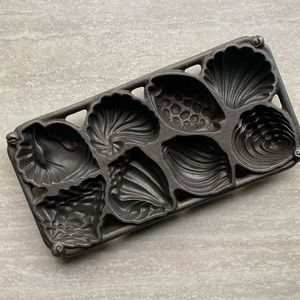 CLOSET CLOSING Vintage 1989 John Wright Cast Iron Seashell Baking Dish